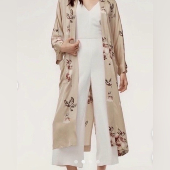 Aritzia Floral Beige Kimono Robe - Picture 3 of 4